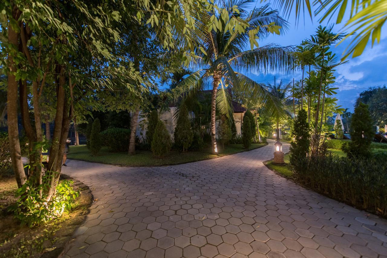 Angkor Palace Suite & Villa Siem Reap Exterior foto